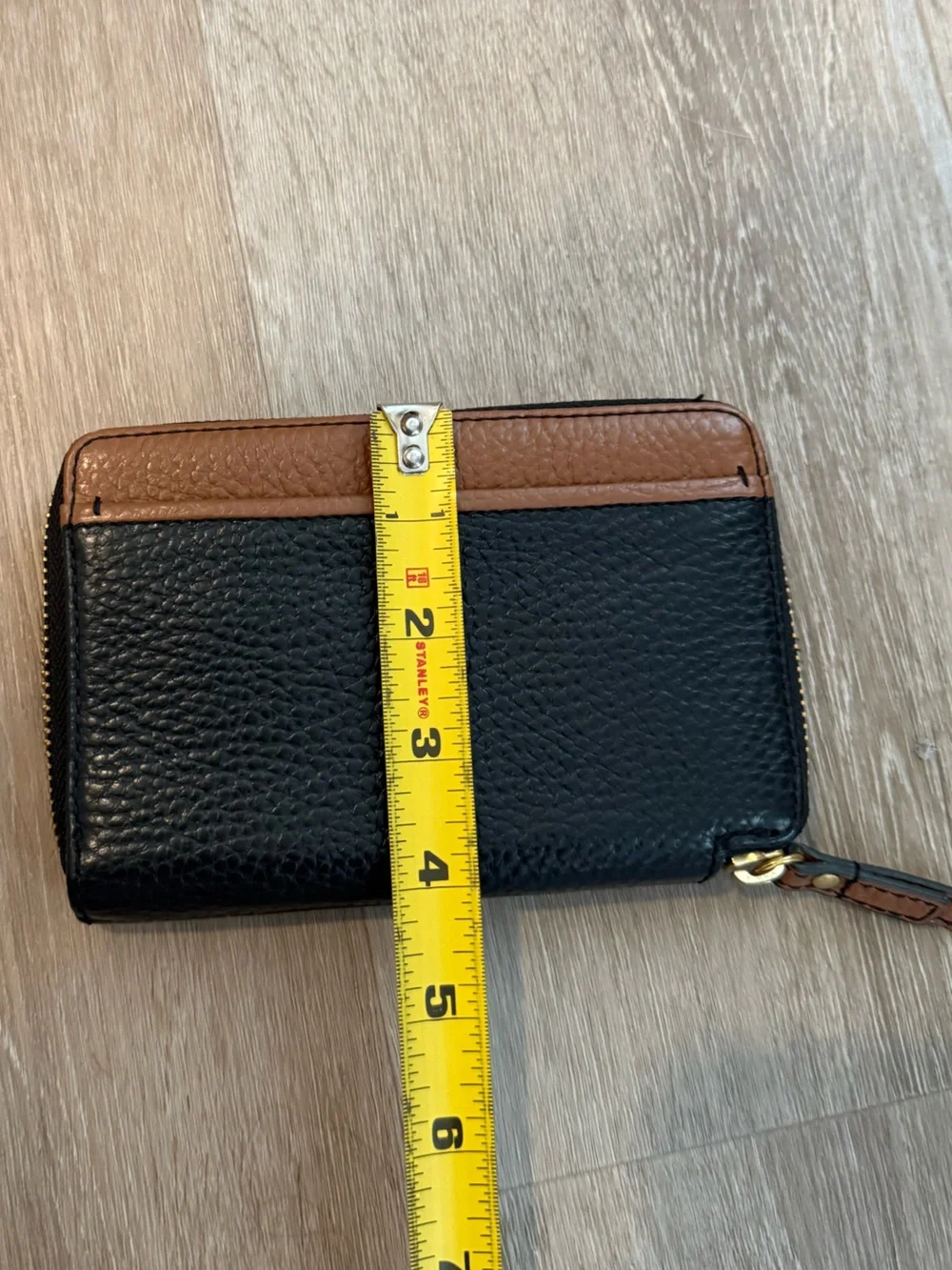 Fossil Pebbled Leather Dual Tone Wallet Wrap Around Zip Classic Brown Black